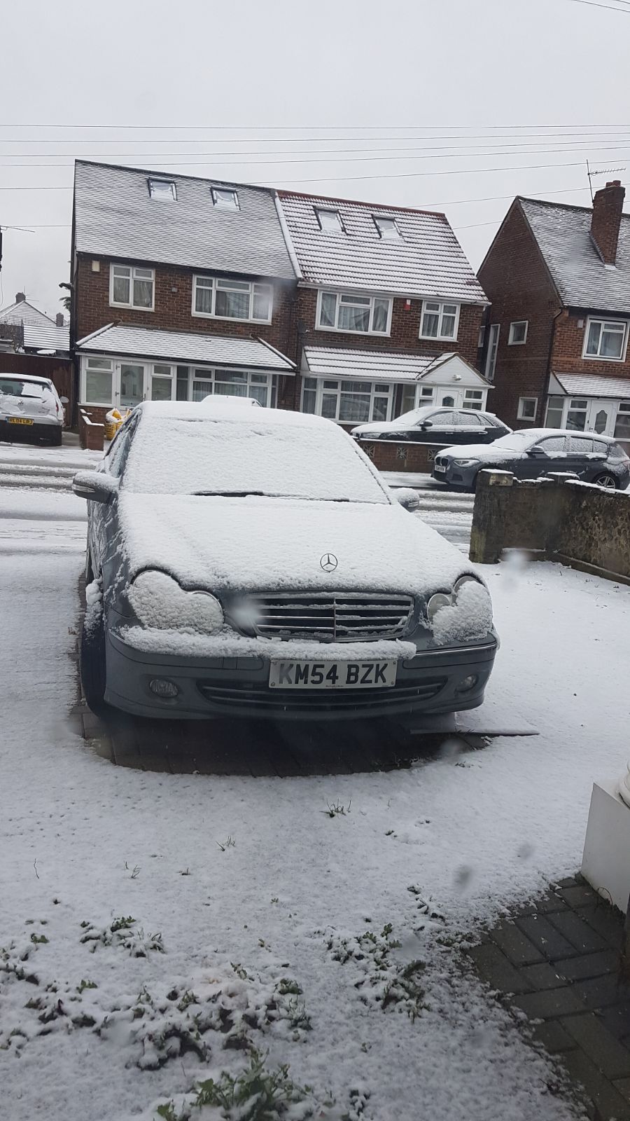 Snowy Mercedes E-Class KM54 BZK